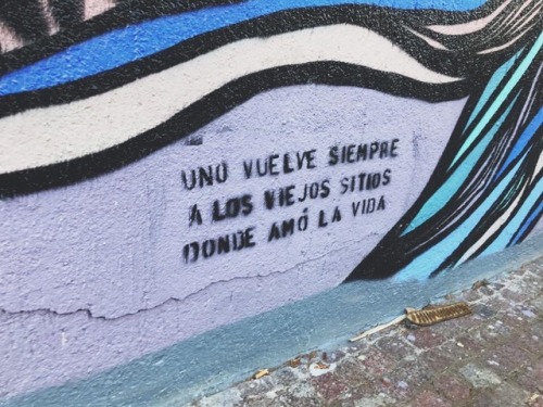 edmon-ramirez: Uno vuelve siempre a los viejos sitios donde amo la vida.