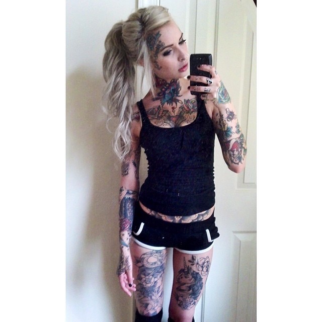 foolsgoldd:  instagram: curaline 