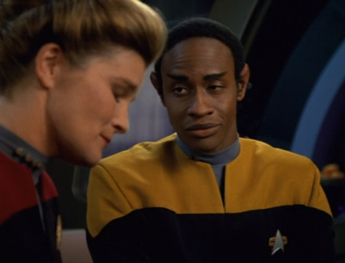 ladyvean:predamorph:I SEE YA VULCAN ASS SMIRKING TUVOK:D