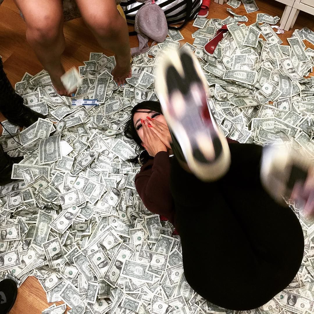 dsgaflboi:  extremebodiez:  Steph Badd  Big Booty Strippers Just Wanna have Fun 