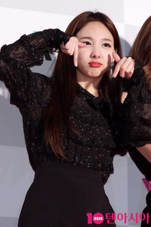 fyeah-twice:170119 26th Seoul Music Awards • Red carpet