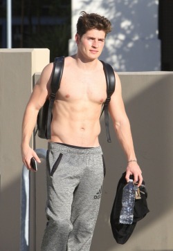   Gregg Sulkin  