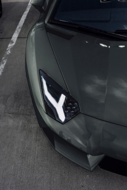 vistale:  Charcoal Grey Aventador | via