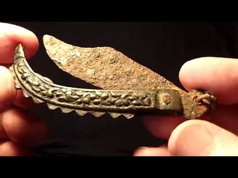 historyarchaeologyartefacts:Roman folding pocketknife, 50CE [480x360]