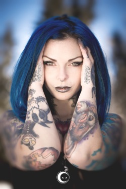 inblackphoto:  Riae|snow|wood|blackdress|NOPHOTOSHOP mod: