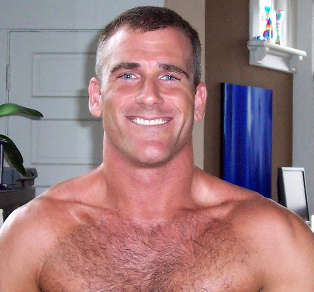selsableetvanille:  ( I only knew the first pic of this “million dollar smile daddy”,