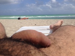 meatmellons:  Relaxing at Haulover Beach