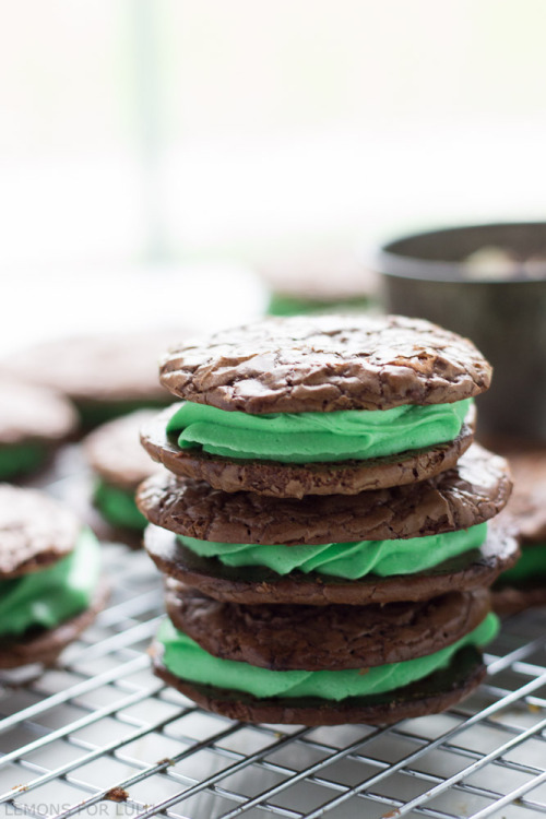 confectionerybliss: Chocolate Mint Sandwich Cookies | Lemons For Lulu