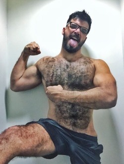 Follow my two hairy men blogs:http://sambrcln.tumblr.comhttp://hairysex.tumblr.com