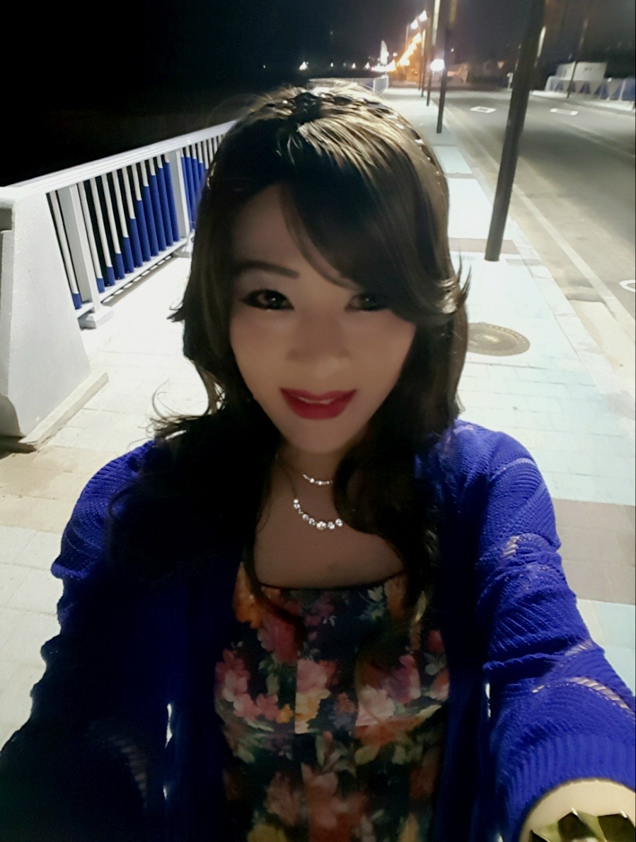 yeo-jung:  환영합니다^^ 그치만 뭐 노출이나 그런  성적인 포스팅은