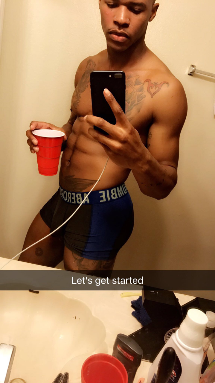 edgeitgood:  Dude probably doesn’t know how sexy he is 😫😍❤️👅💦💍