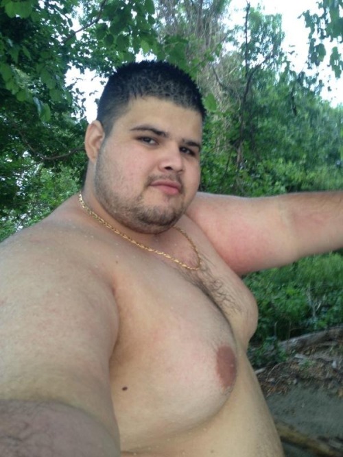 chubpornlover:  beautifulchubs:  Any idea how I can contact this guy?   Si.. alguna información?  hottttt
