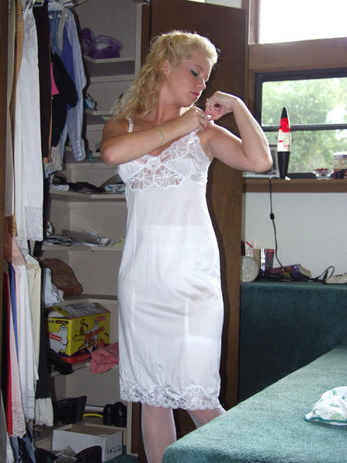 gscx105: Geiles Unterkleid