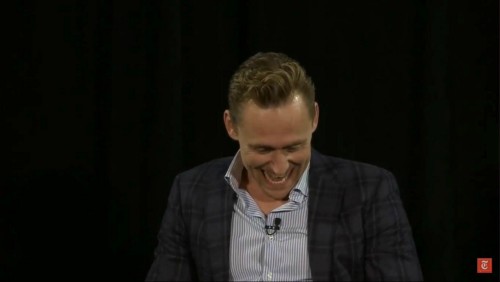 vigwig:maryxglz:Time Talks - April 11, 2016Source: Torrilla, WeiboHis pants were so tight they looke