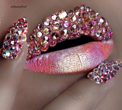 nailpornography: iridescent rhinestone lips &amp; nails