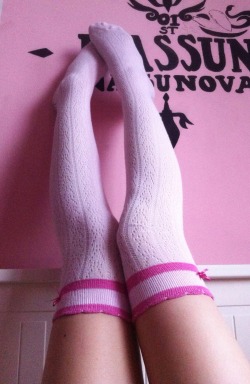 baby-viking: My socks are cute and you can’t tell me otherwise ^_^