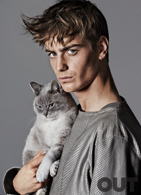 ballpointbitch:  admirall-halsey:  alekzmx:  a whole buch of Guys with Cats  Sorry