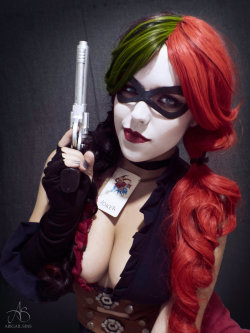 hotcosplaychicks:  Harley Quinn by AbigailSins