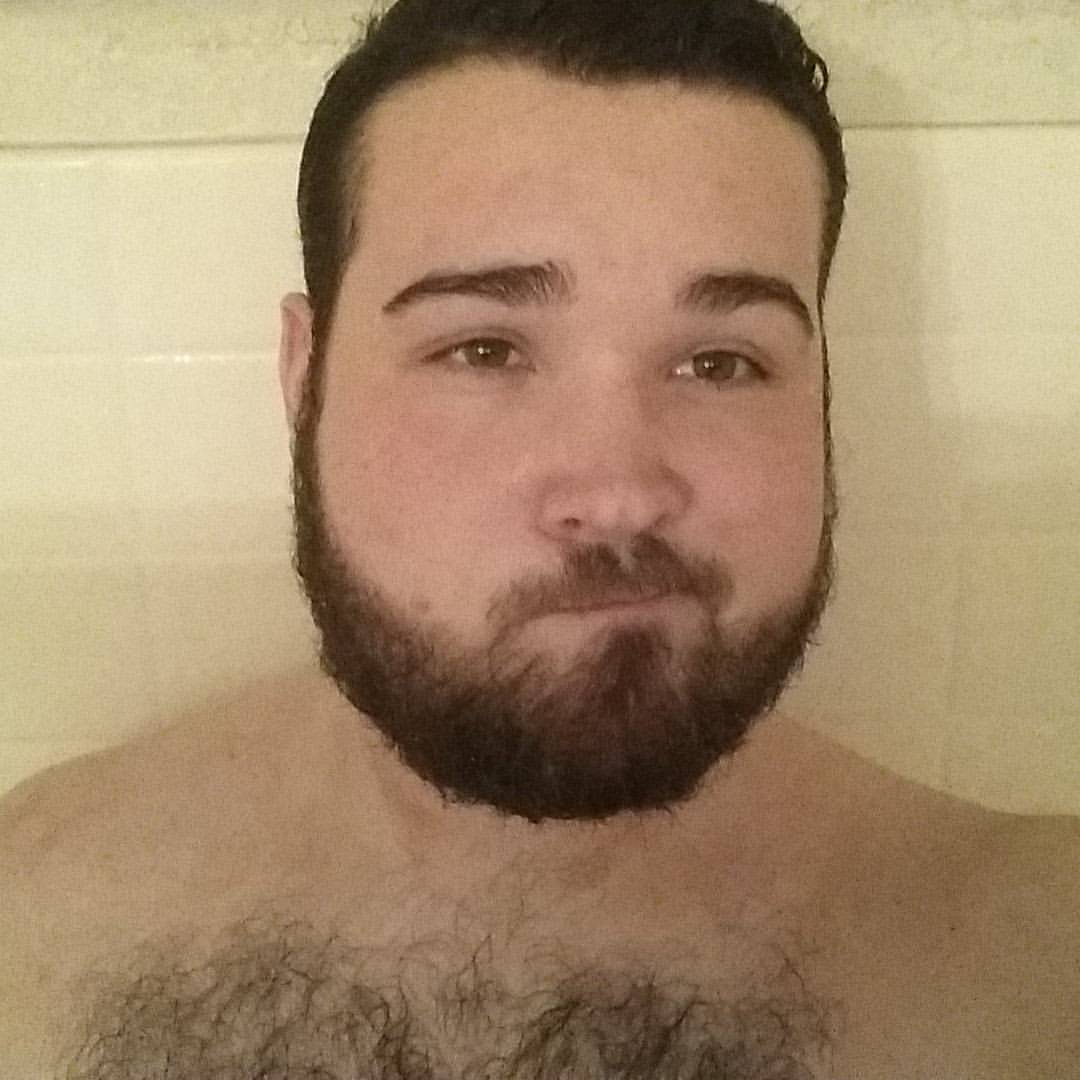 thebeardedguyy:  Rub a Dub Dub 🐻🚿 