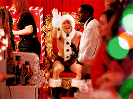 jakeperalta:  ★ countdown to christmas ★ day 6 of 24: new girl (2011-2018)“three, two, one. midnight, november first. merry christmas season!”