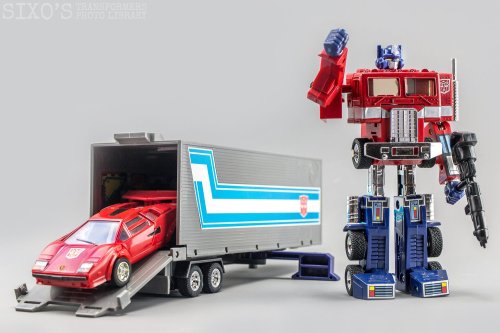 aeonmagnus:Transformers Generation One and Masterpiece Optimus Primes.