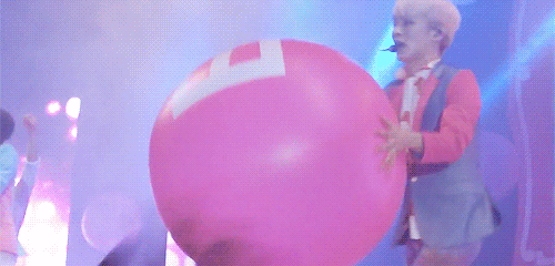 kegu:  jonghyunar: kibum and the ball  ずっと見てられるやつ 