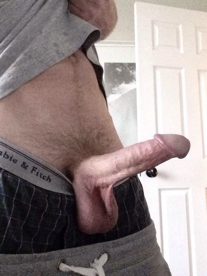 jmicheald:  youngteenboi:  This guy is gunna make me cum!  Wow! Hotttt