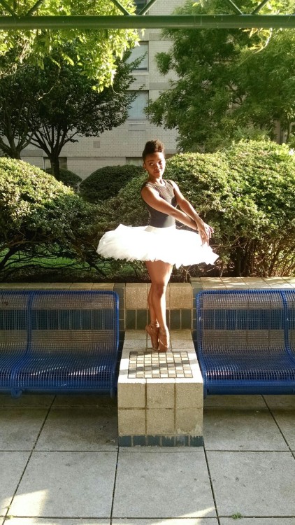 theawkwardokapi:Black artistic excellence for blackout day. (das me ya’ll)