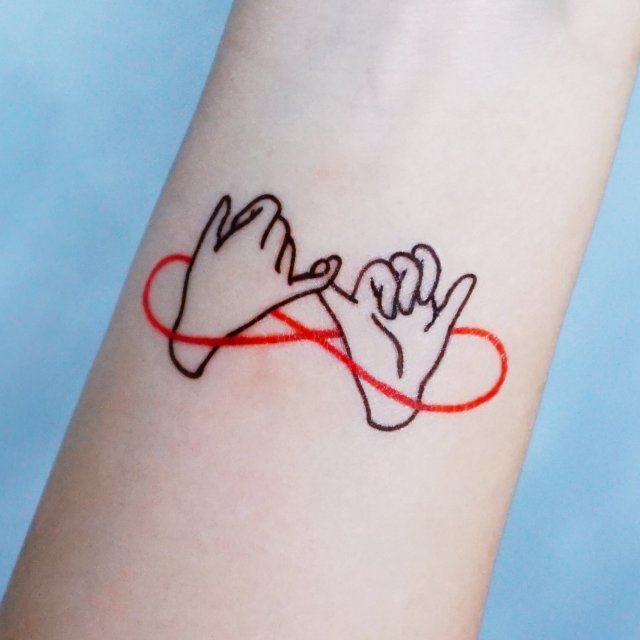 ✭ tattoo idea ✭ | Pinky promise tattoo, Small tattoos, Promise tattoo