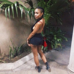 gugsiee:  Ain’t missing no meals here 😜 (at Pon di Endz) 
