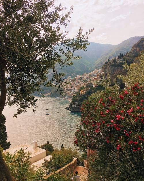 saintjoan:ideal summer afternoon in dreamy positano 