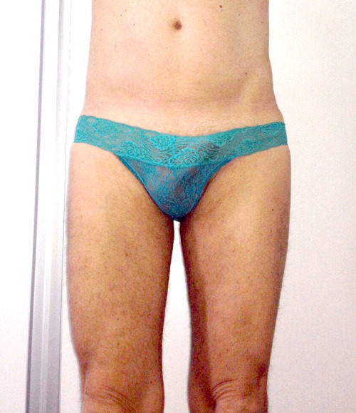 realmanwearspanties:  selfishnessinphotos:  p3321  Real man wears panties 