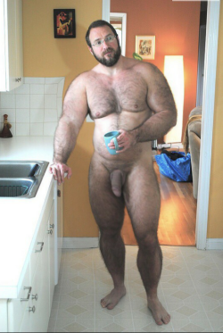OMG this guy is one muscular, hairy, sexy