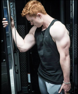 redhotbear-redhotbare:Redheads grip a pole better than any other men! 