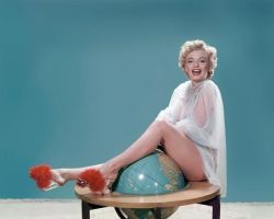 retrogasm:  When Marilyn was on top of the