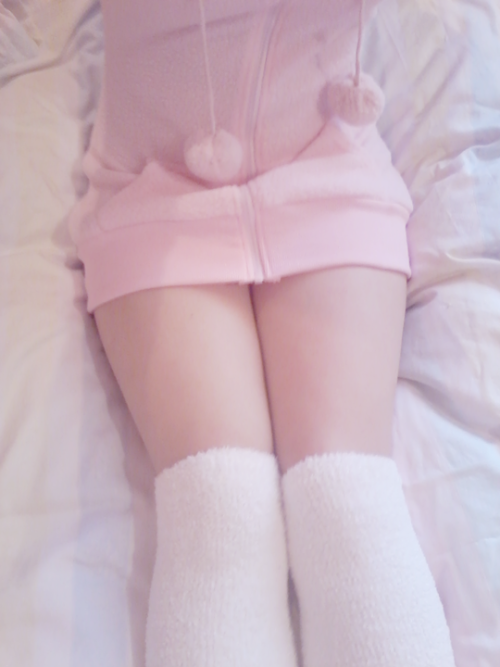 shiwa-hime:   ♡ Bunny hoodie from Sanrense  ~ Review  ~ Discount code: Shiwa (10% off your purc