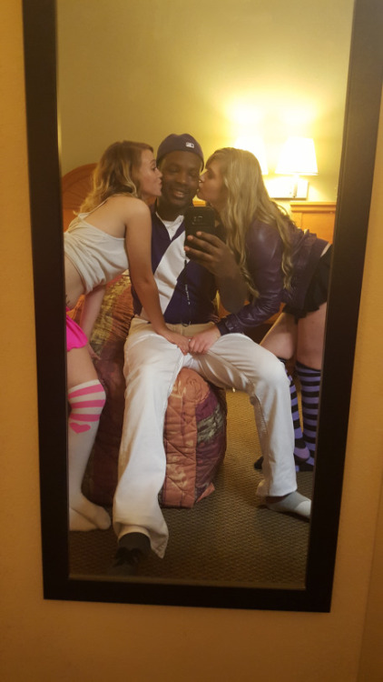 whitecreamnsugar: they love going back to the rapper’s room where they get extra treatsYou wouldn&