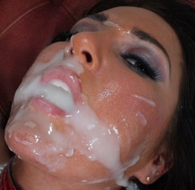 mr-slagathor:Yummy mouthful!  How about a big kiss!!!