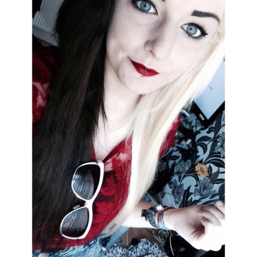 hellovimto: hellovimto: Sunny goth today! My new extension are amazing