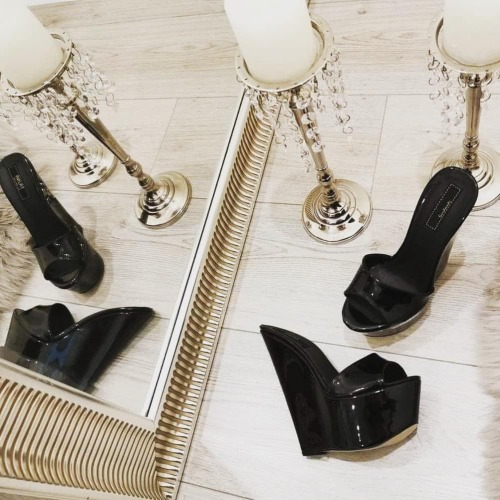 stilettomules: Find sexy stiletto mules, slippers, sandals, stripper heels, platforms, fetish high h