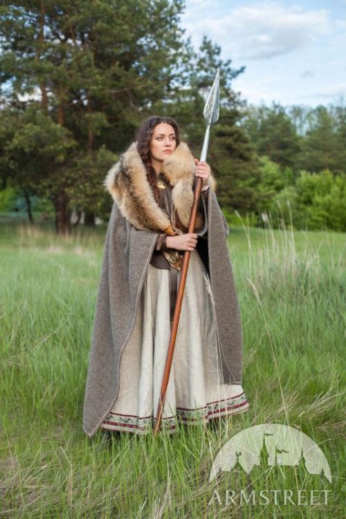 Eydis the Shieldmaiden: Viking cloak by Armstreet