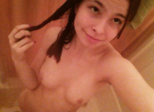 asunakitten: in the shower…bc i’m a dirty girl 