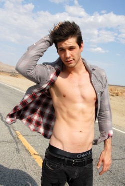 debriefed:  Screen Hotties: shirtless Casey