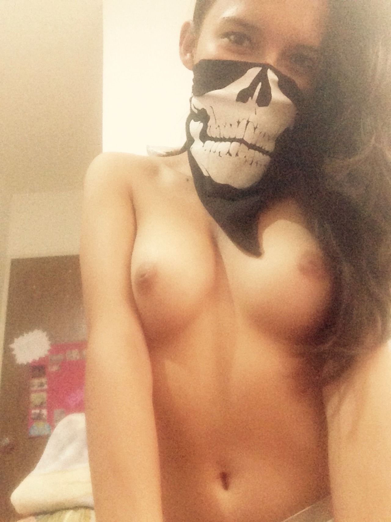 hotgirlsgroup:  I’m Gaby If you wanna kik me, follow @cosasque-nopuedodecir I hope