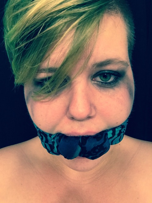 Porn onlyevertemperary:  cleave gag  Per request photos