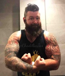 chadillacjax:  Happy about them arm gains!