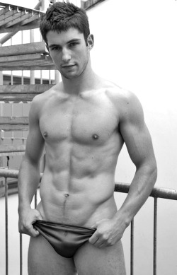 briefsgalore:  Every day new hot guys showing