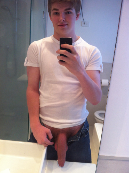 tradieapprentice:  Swedish iPhone guy  porn pictures