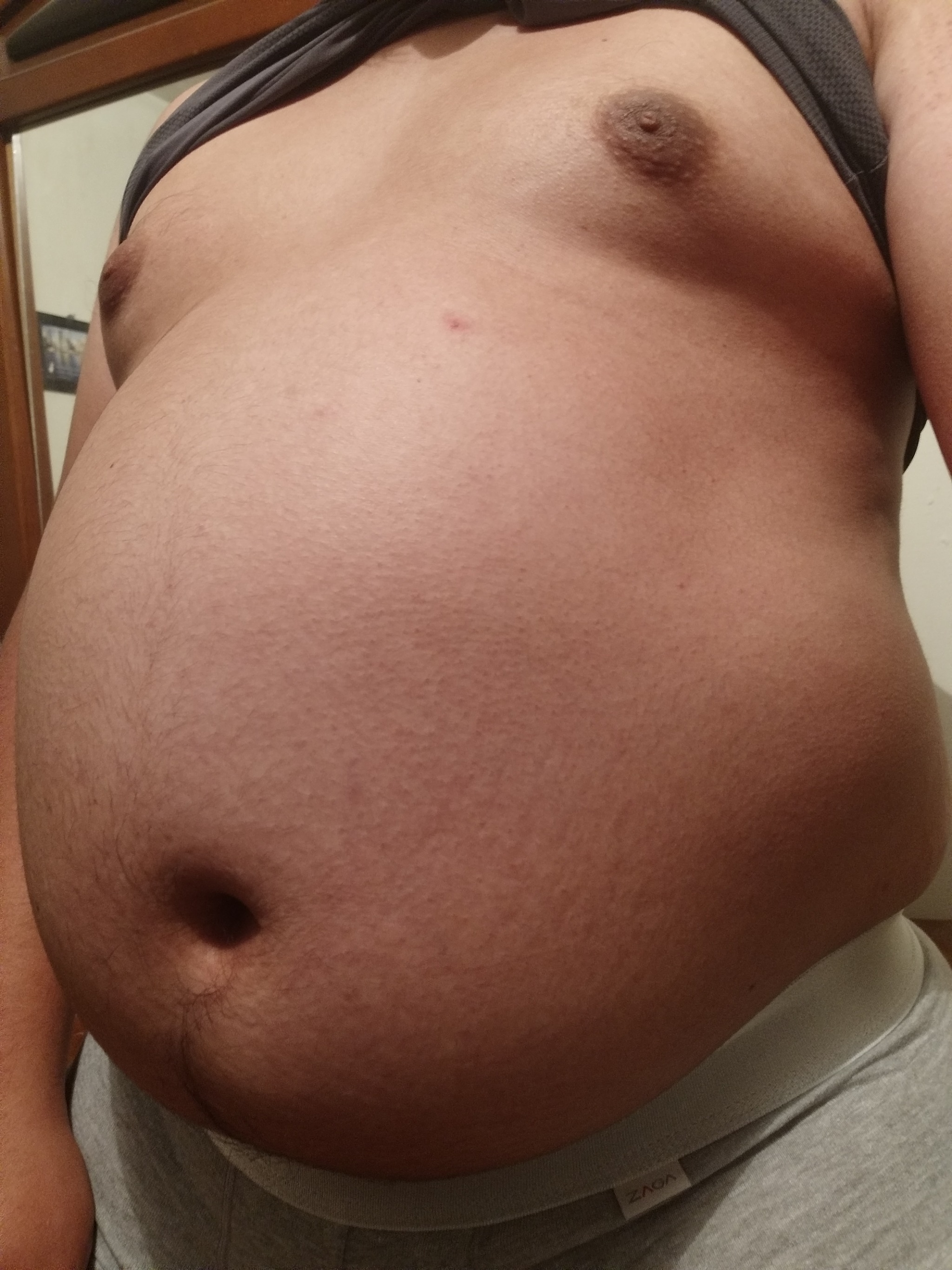 gainerburr:Stuffed belly!I had a hamburger, 20 nuggets, some fries, a chocolate milkshake