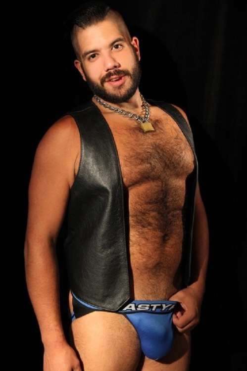 gearessentials:  Keep Your PRICK THICKER with a Cockring